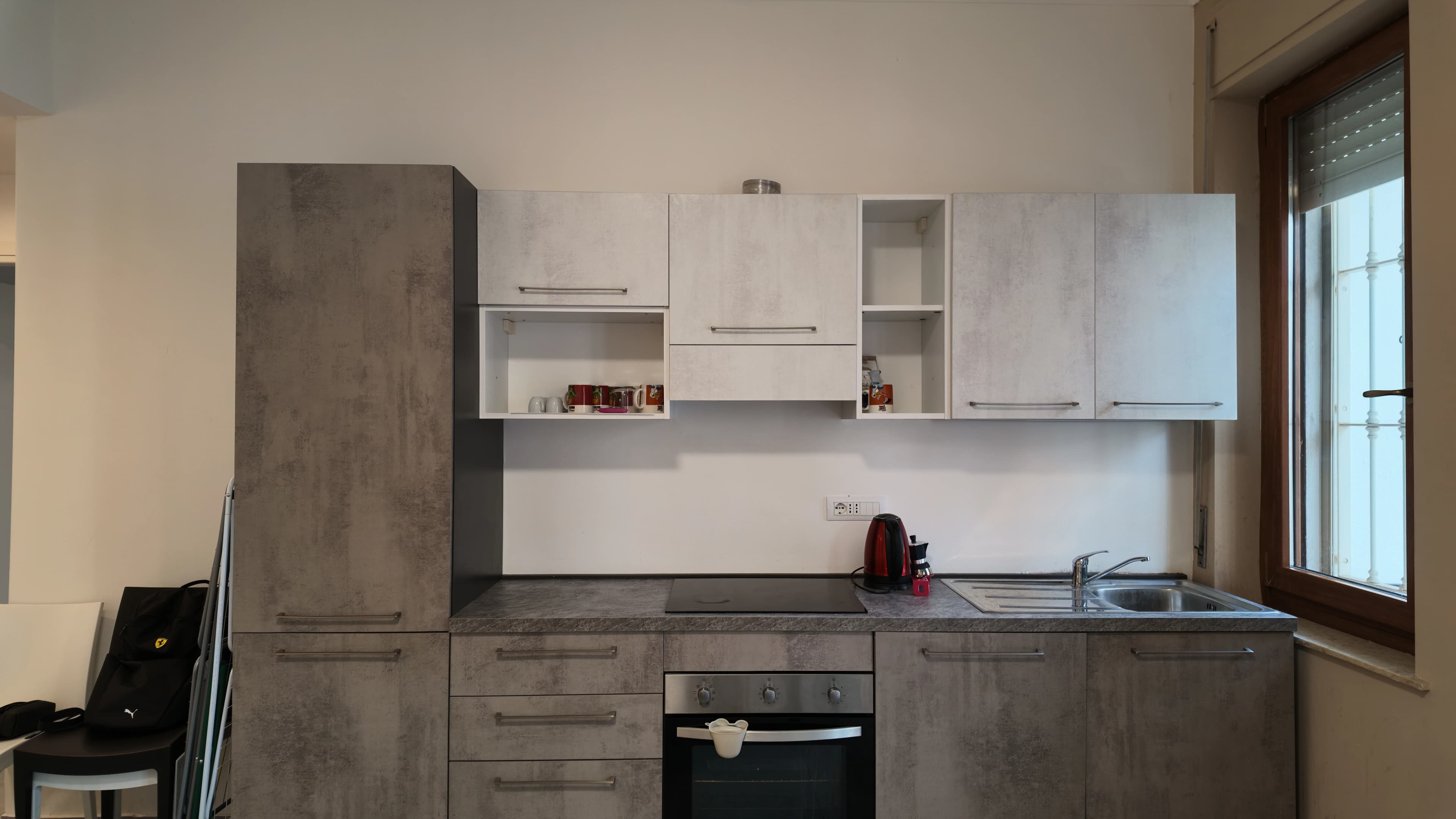Cucina attrezzata dello Student Housing A.F.A. in Via Montegrappa 65 ad Alessandria